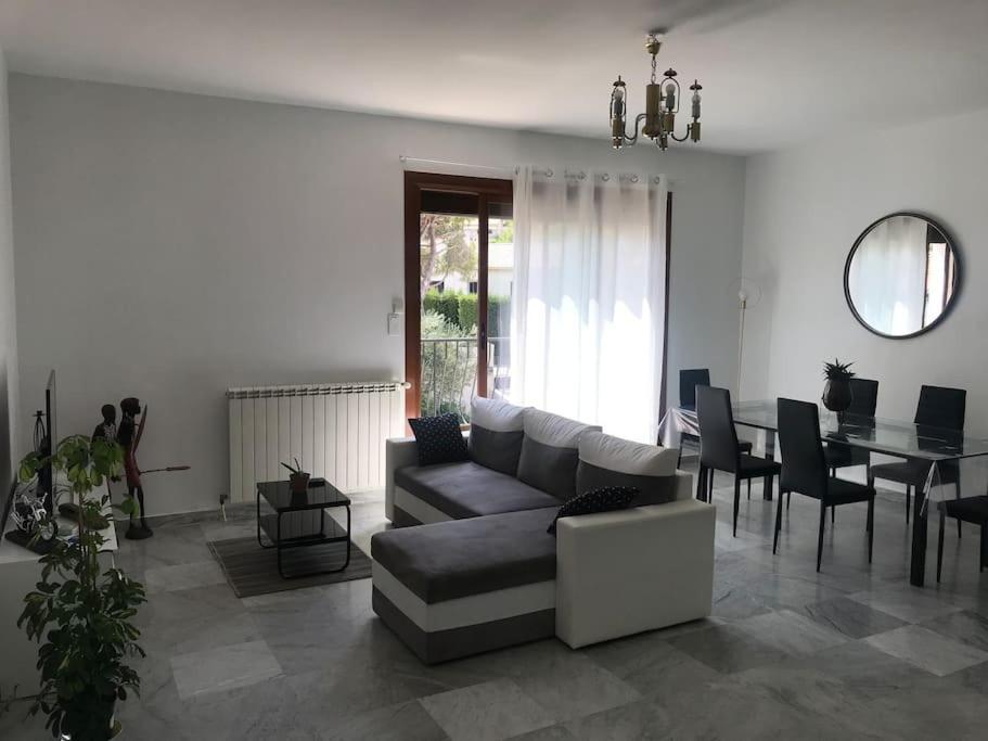Haut De Maison Entierement Renove Avec Garage Carnoux-en-Provence Exteriér fotografie